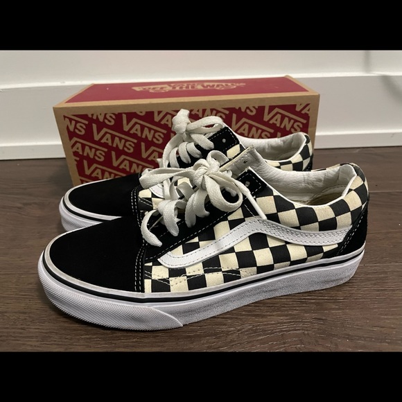 CHECKERED VANS - SIZE 6 WOMEN, 4.5 MEN - Picture 1 of 4